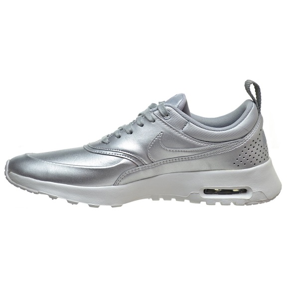 🆒🚺 NIKE AIR MAX IN METALLIC SILVER 🚺🆒 - Picture 9 of 16